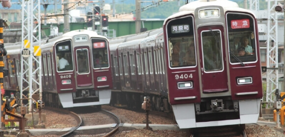 阪急電車 京都線の一部特急車両（京とれいん 雅洛、PRiVACE車両等）